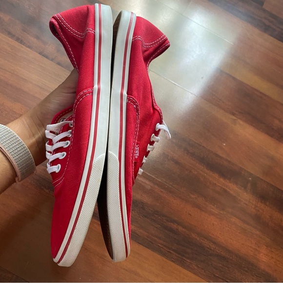 Red vans classic sneaker men’s 9 women’s 10.5 - Picture 2 of 9